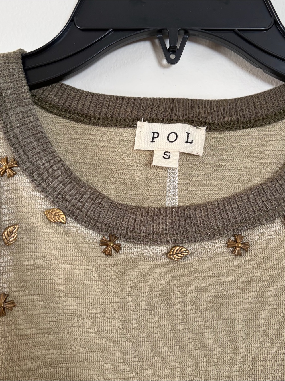 POL sleeveless beaded tank top in olive and taupe - Picture 2 of 6